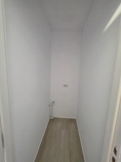 Baba Novac,1 0 minute metrou Dristor sau Piata Muncii, Sectia 12, 2 balcoane