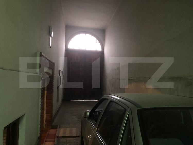 De vanzare casa , 250 mp, doua fronturi , zona Centrala