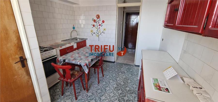 Apartament 3 camere cu scara interioara zona Centru