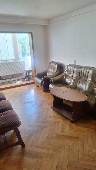 Apartament 4 camere de inchiriat