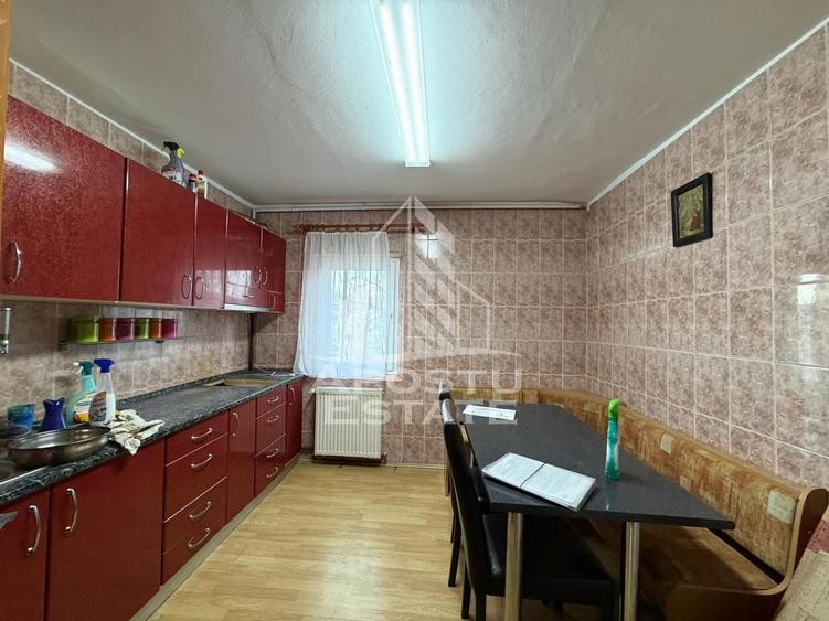 Apartament 3 camere,decomandat, de vanzare, Soarelui, Timisoara