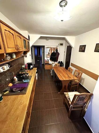 BUCOVINA - ETAJ 2 - DECOMANDAT - 4 CAMERE - 2 BAI - 2 BALCOANE - CENTRALA PROPRI