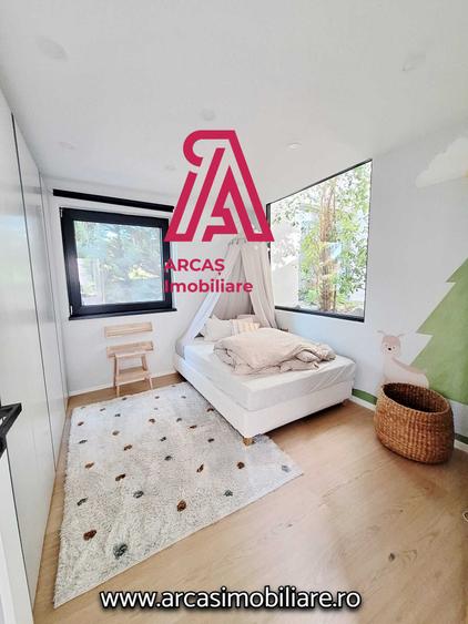 Refugiul Tau Exclusiv: Vila Moderna de Vanzare cu Panorama!