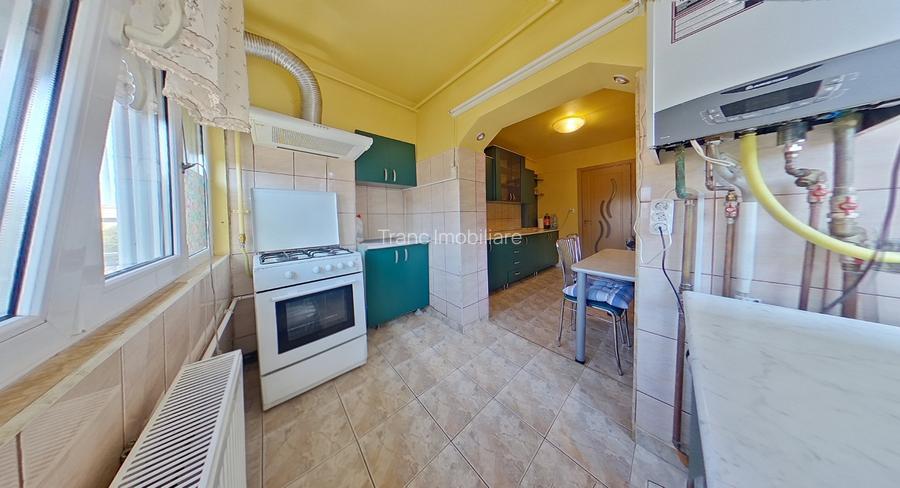 Apartament spatios si luminos cu 2 camere, zona Alfa - de inchiriat