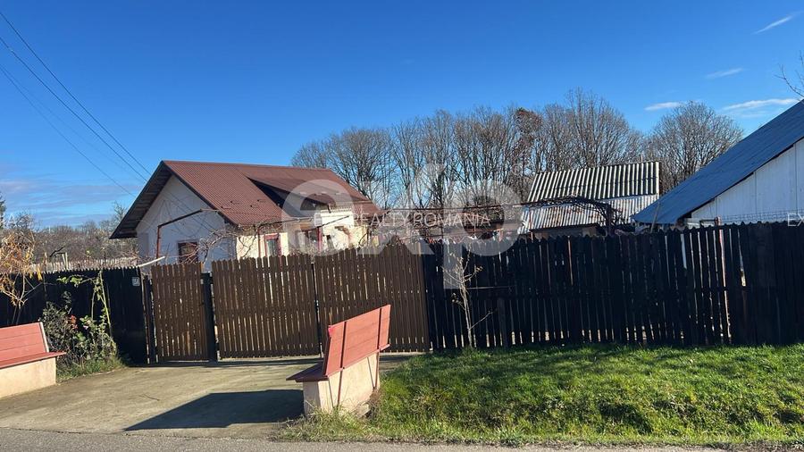 Refugiu la țară: casă cu 2 camere și teren de aproape 4.000 mp, Cocu - 5