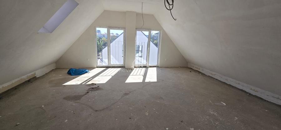 Apartament 4 Camere, Bloc Nou/Mansarda, P-ta Republicii, 7 Noiembrie