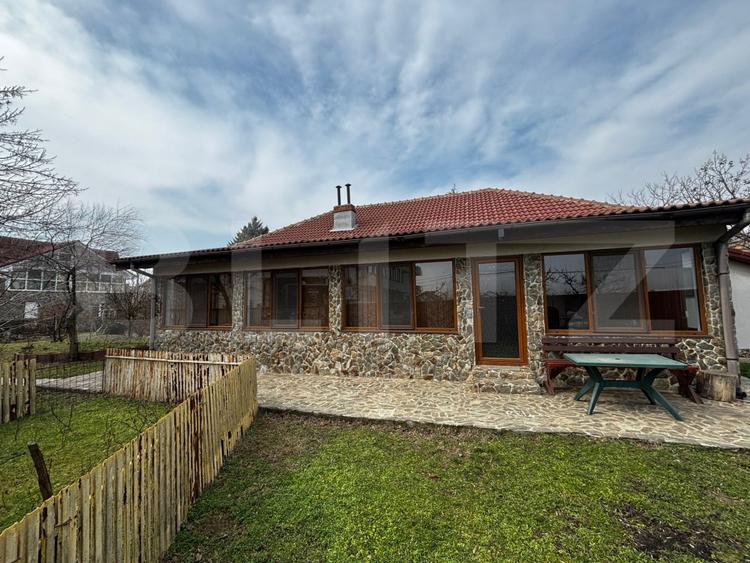 Casă parter nelocuită, terasă 50 mp, teren 647 mp, Preajba-zona Damila