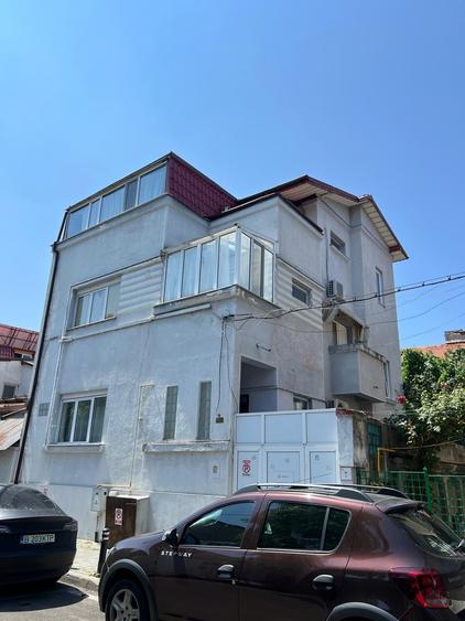 Calarasilor- Piata Muncii, vila 8 camere singur curte si teren 197 mp