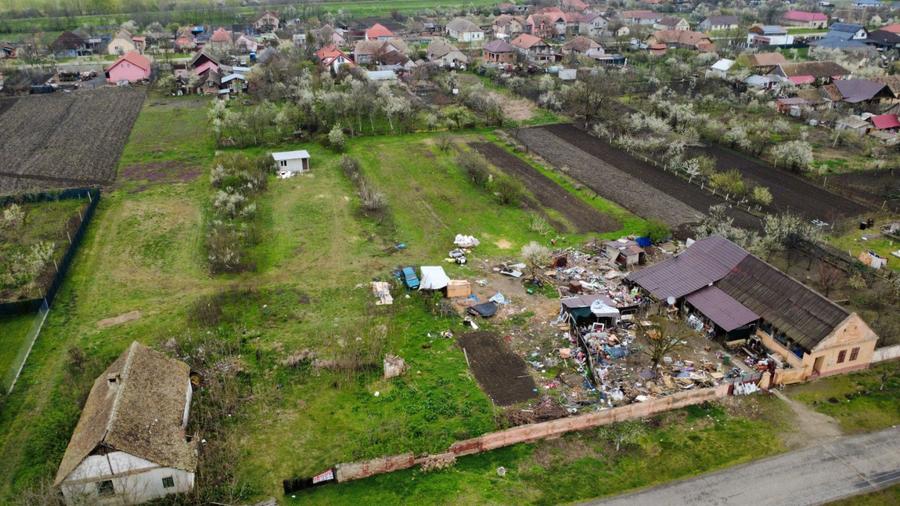 Teren intravilan 3.593 mp de vânzare în Parța