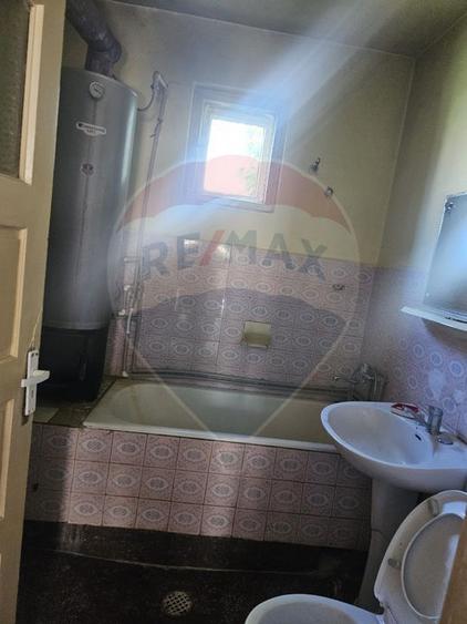 Casă / Vilă cu 6 camere de vânzare în zona Ultracentral