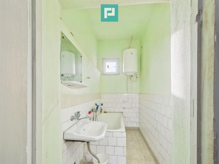 Casă cu 5 camere și teren 957 mp în Olari