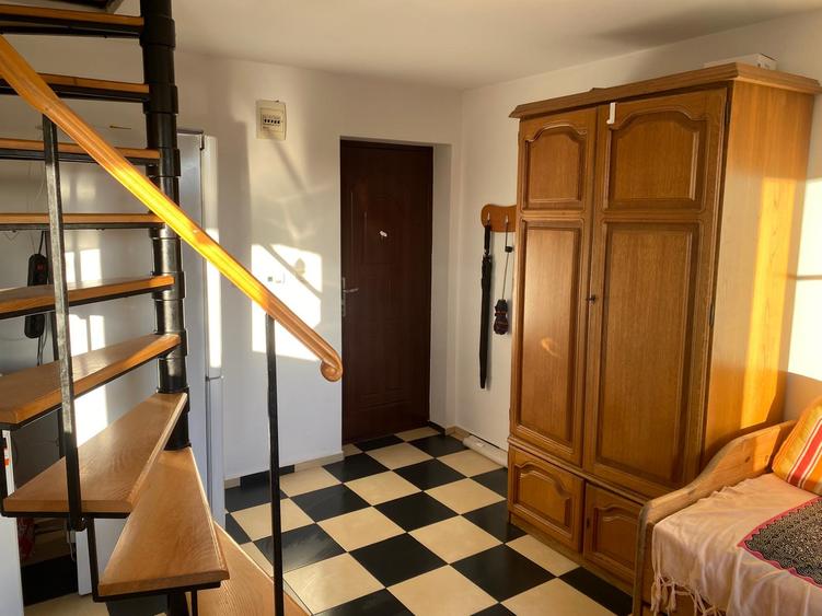 Apartament la mansarda zona centrala