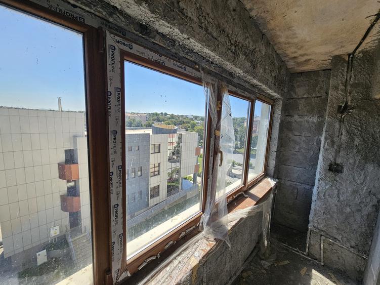 Apartament 2 camere decomandat, 55 mp, LA ROȘU cu Termopane Noi– Oras Isaccea