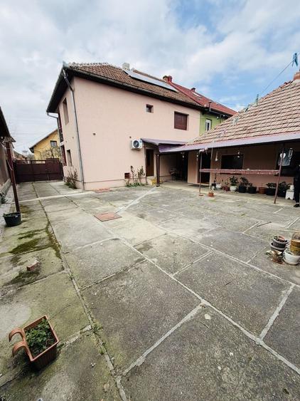 Făget | Casă + anexe | 553 mp teren | 6 camere | Panouri fotovoltaice