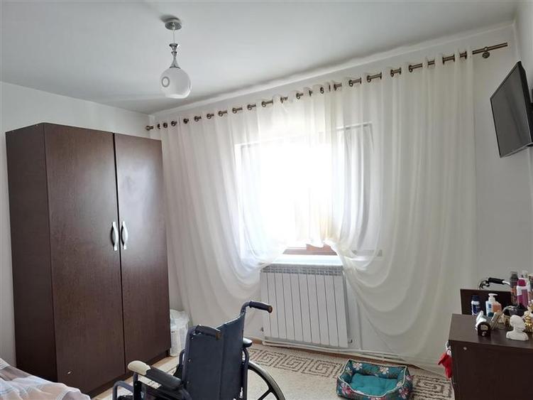 Apartament 3 camere, et 3, CT, balcon mare, doua bai