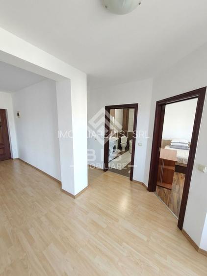 Vând Apartament Luminos, 2 Camere + Dressing, Zona Sanovil