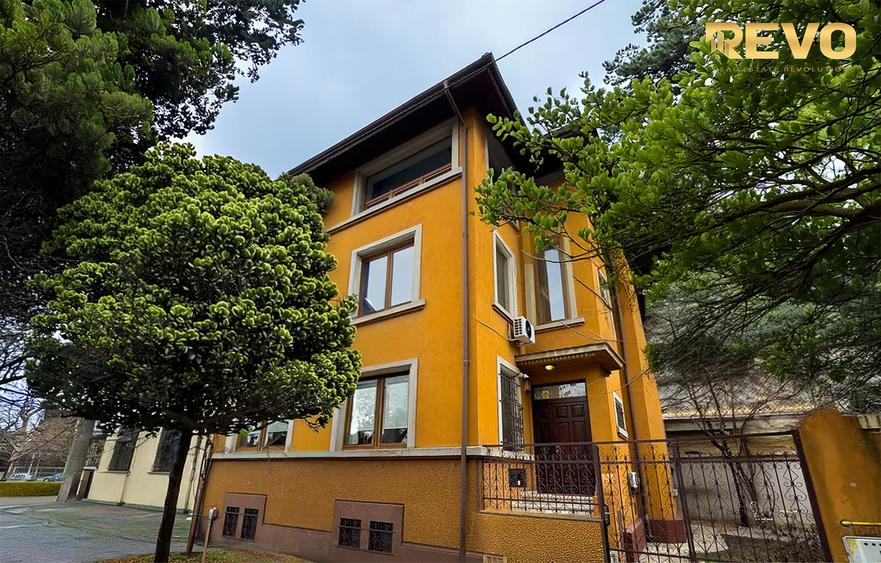 Victoriei - Berzei |Vilă interbelică | 5 camere | 190mp | Curte | Comision 0%