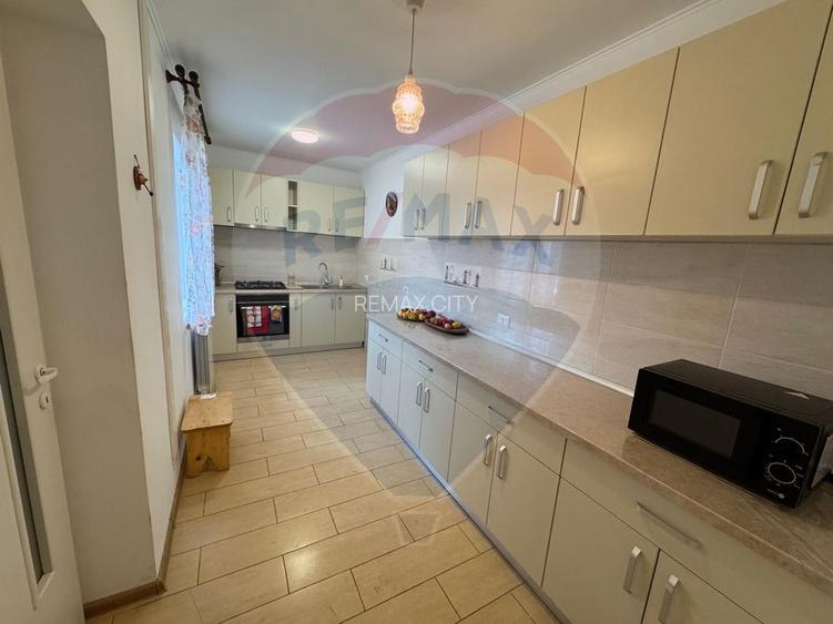 Casă / Vilă cu 6 camere de vânzare în zona Darmanesti - 7