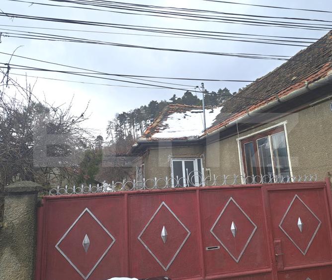 Casă de renovat cu teren generos 1.400 mp – Codlea