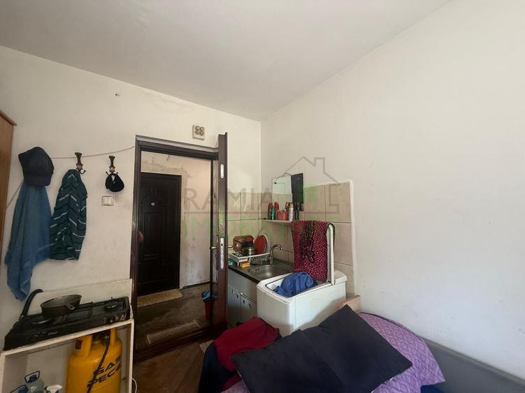 Cameră de Cămin | Aleea Violetelor | 10 mp | Bloc Izolat
