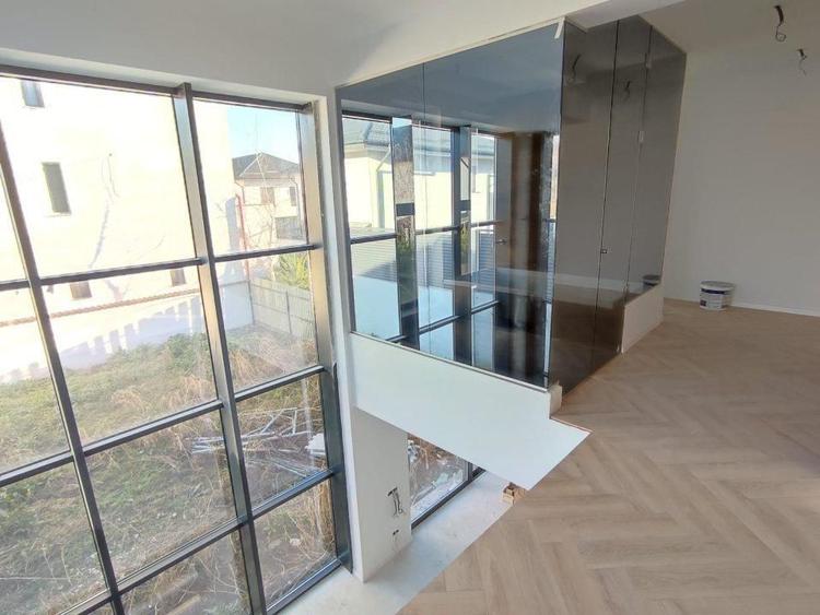Vilă cu Design Distinct și Locație Excelentă