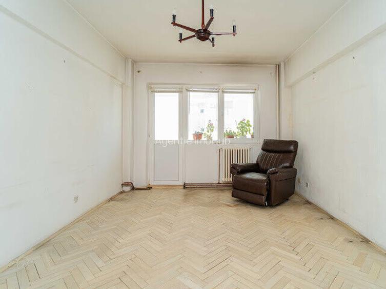 APARTAMENT  CU 3 CAMERE,  IN INIMA ORASULUI, LICEUL NATIONAL - 8
