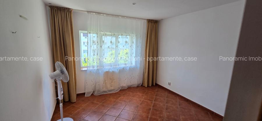 2 camere de vanzare , etaj superior, central  Focsani - 26