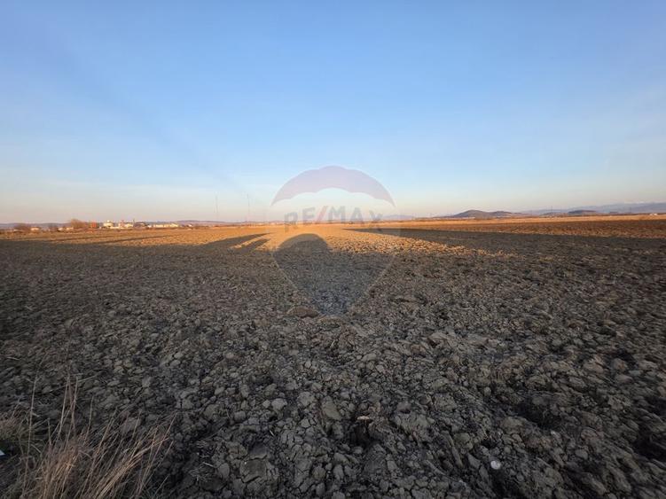 Teren intravilan, 30000 mp, zona Hanul din Ardeal