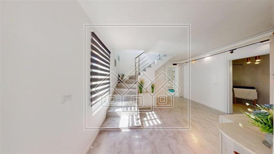 Casa individuala, moderna, 4 camere, fotovoltaice, mobilata complet