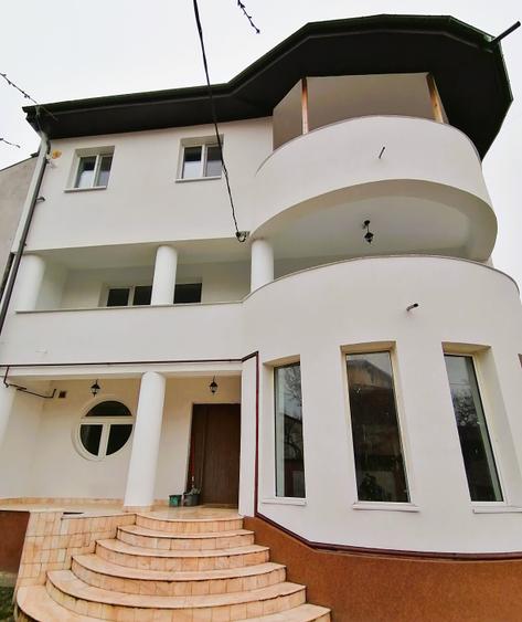 Vila 315 mp/ Sediu / 4 locuri parcare curte/ Giulesti/ Crangasi