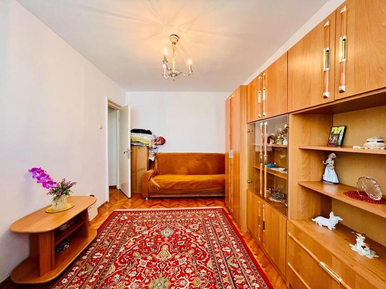 Apartament 3 camere| etaj intermediar |zona Manastur