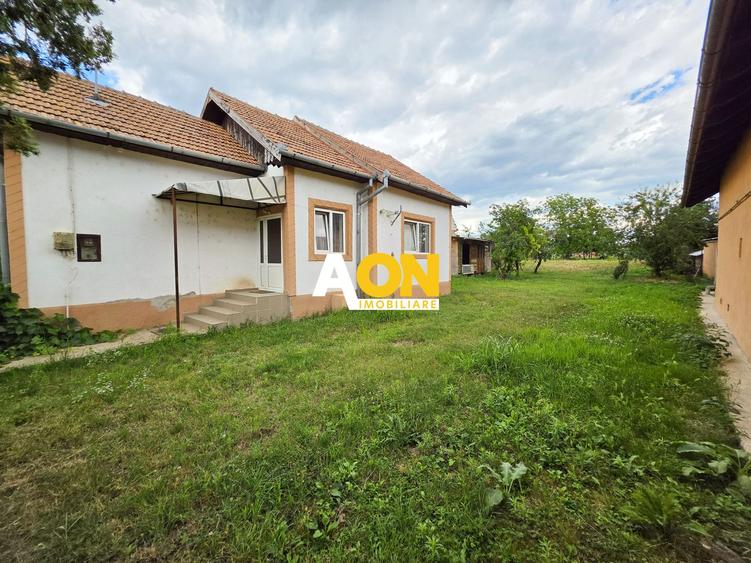 Casa 2 camere, 974 mp teren, Micesti