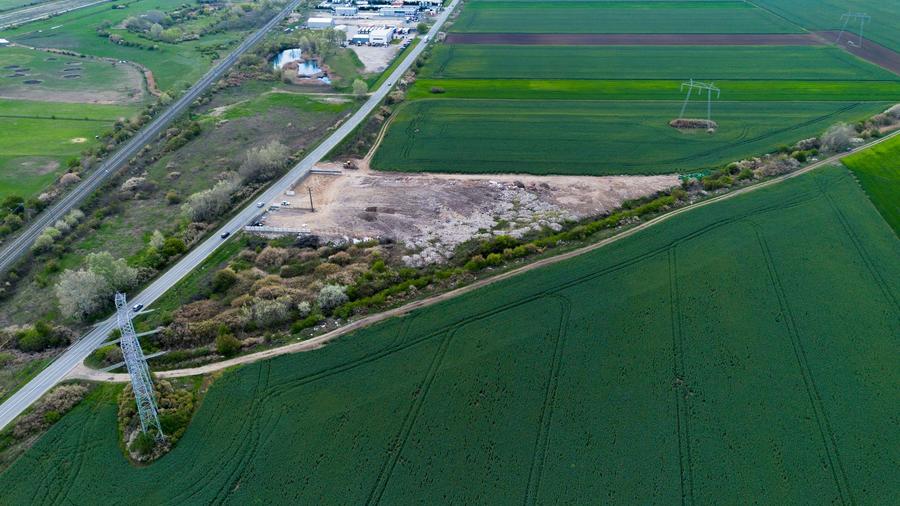 Teren extravilan 10.000 mp – PUZ în curs