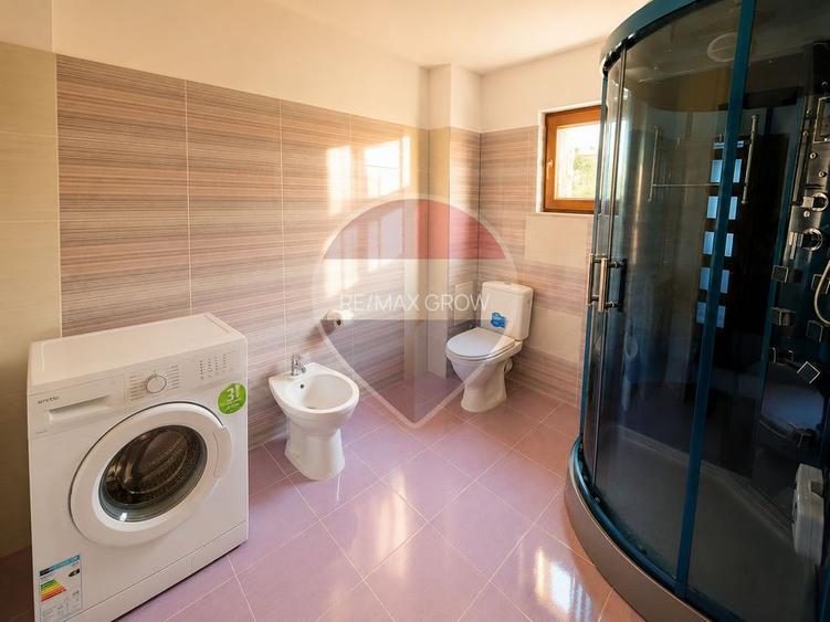 Casa cu 6 camere de vânzare în Negri jud. Bacau / posibilitate duplex