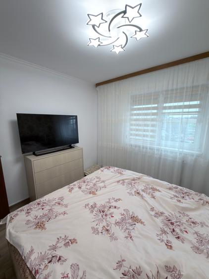 Apartament 3 camere la strada complet renovat