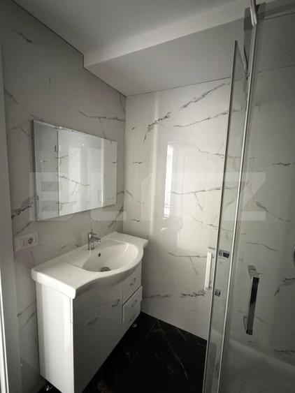 Apartament 3 camere, semidecomandat, 72 mp utili, oras Vatra Dornei