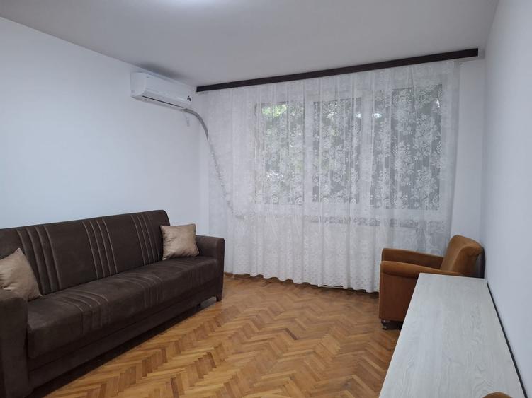 URGENT!, renovat complet, vedere spate, mobilat/utilat modern, liber