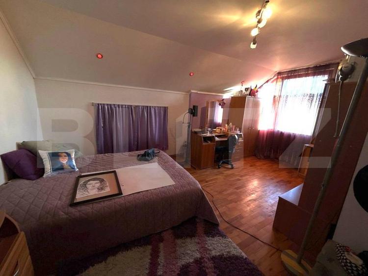 Casă spațioasă cu 2 corpuri , 300 mp– ideală pentru 2 familii – teren 776 mp