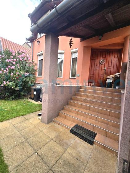 Casa cu 6 camere,singur in curte si dublu front stradal,zona Cantemir,Oradea - 2