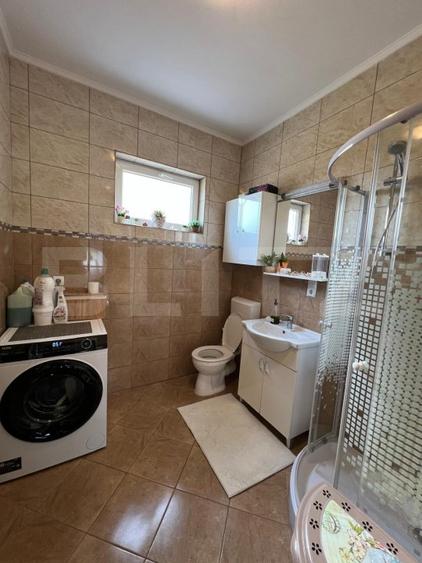 Casă, de vanzare, cu 4 dormitoare + garsoniera, 266 mp utili, zona L Blaga