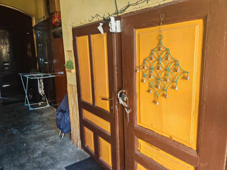 Casa 2 camere singur in curte zona Centrul Istoric