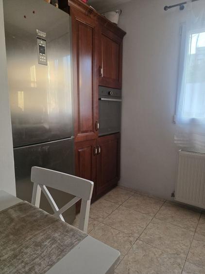 Apartament 3 camere decomandat, modern, Titan, etaj 4 din 4, balcon
