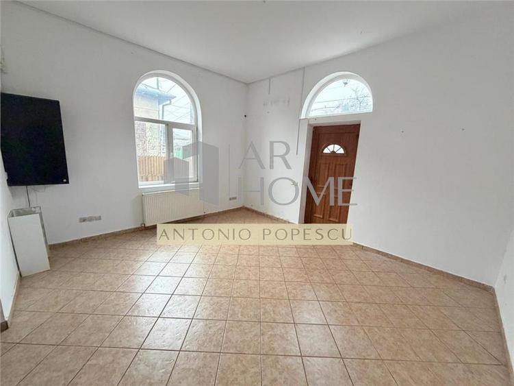 Casa 4 camere, 2 bai, 2 intarari, Ploiesti, zona Gh. Doja.