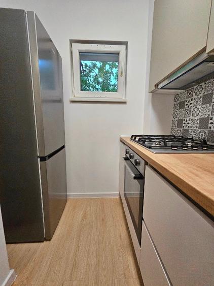 2 camere decomandat, renovat integral | Parcare | 5 min metrou Apărătorii Patr