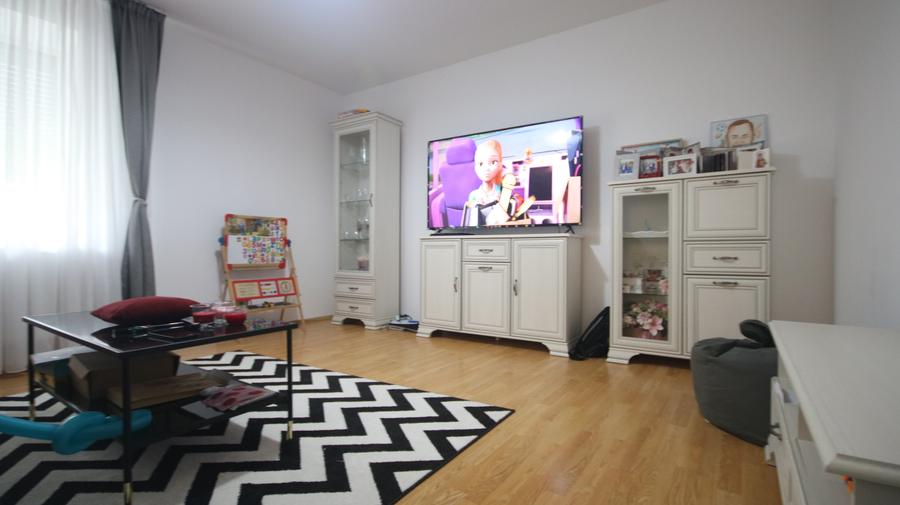 Vanzare casa foarte solida,renovata impecabil.Zona Freidorf.