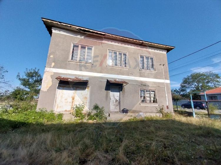 Casă / Vilă de vânzare in Bucovat, Sarbatoarea