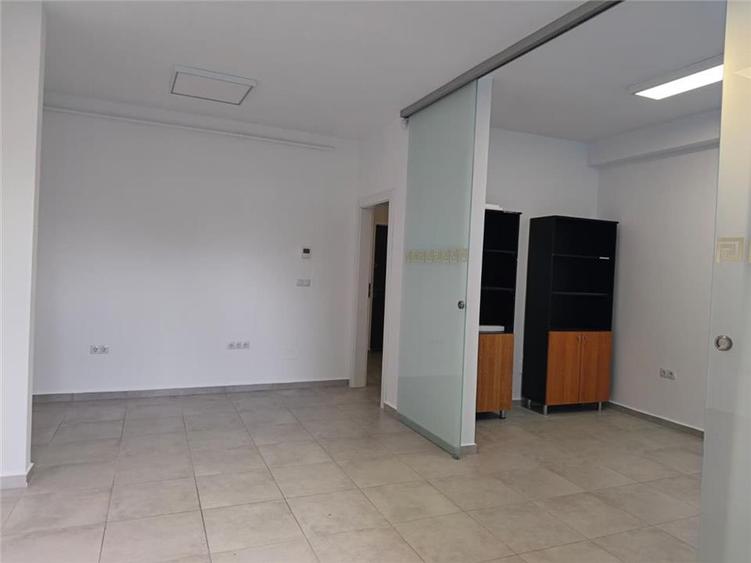 Spatiu Comercial Maurer 39 mp Loc Parcare Terasa