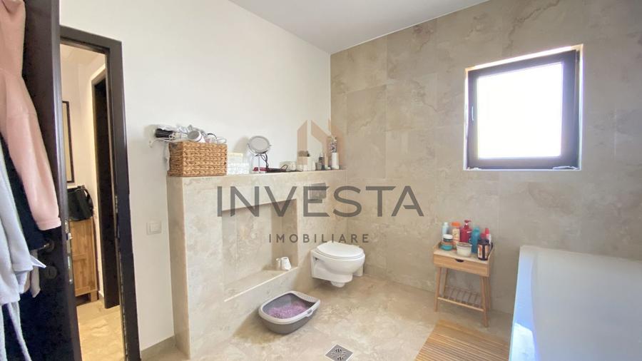 Apartament cu 3 camere , singur pe nivel, loc de parcare, Buna Ziua