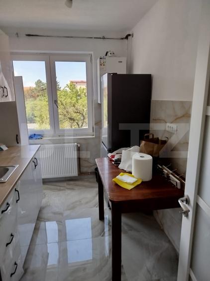 Apartament 3 camere, 65 mp, zona Tractoru