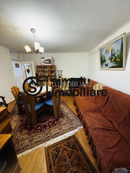 3 decomandate, centrala, 1 Mai - 110 000 Euro